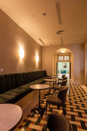 Bar (in der Unterkunft)