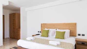 In-room safe, desk, free WiFi, bed sheets