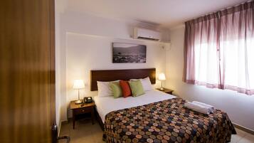 Coffres-forts dans les chambres, bureau, Wi-Fi gratuit, draps fournis