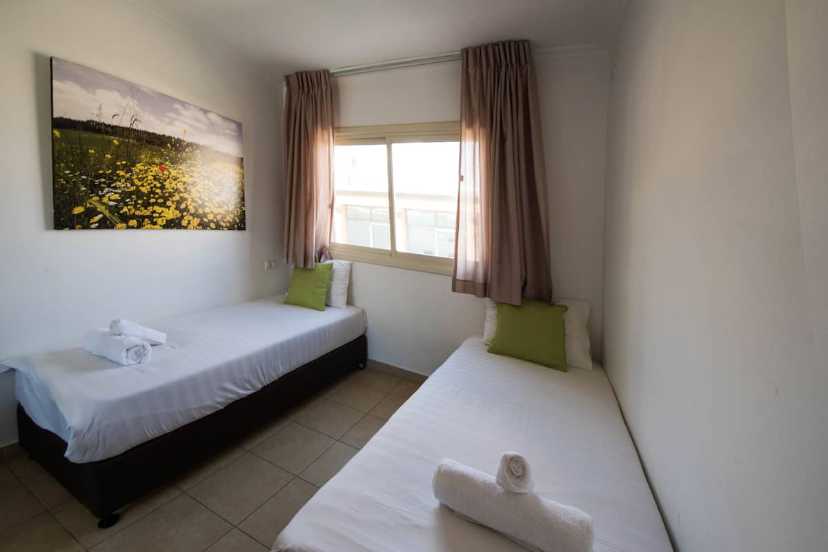 Family Suite 6 Pax | In-room safe, desk, WiFi (free), bed sheets