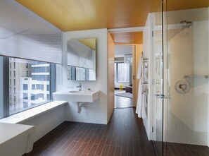 Suite Deluxe, 1 très grand lit, vue ville | Salle de bain