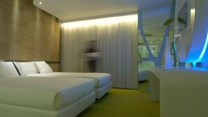 Egyptian cotton sheets, premium bedding, memory foam beds, minibar - A Point Arezzo Park Hotel (Arezzo)