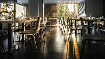 Breakfast, lunch and dinner served