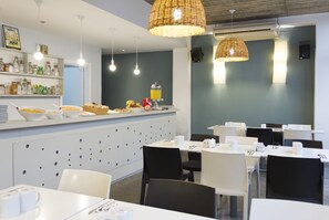 Breakfast area - Circus Hotel & Hostel (Buenos Aires)