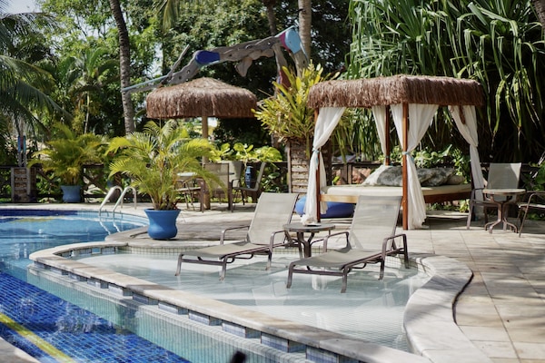 2 piscinas al aire libre, sombrillas, tumbonas