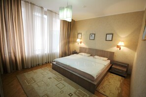Standard Apartment, 1 Bedroom | Premium bedding, in-room safe, soundproofing, iron/ironing board