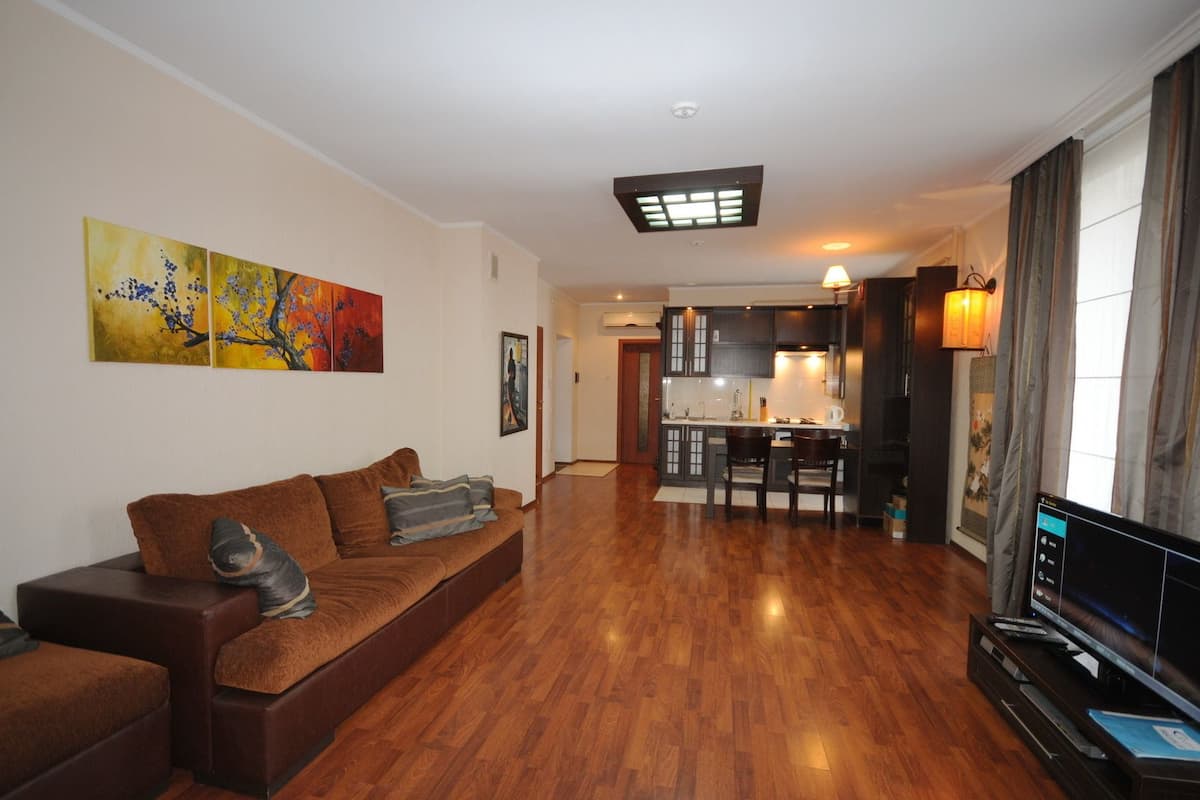 Standard-Apartment, 2 Schlafzimmer | Wohnbereich
