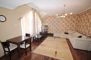 Departamento estándar, 1 habitación | Ropa de cama de alta calidad y caja de seguridad en la habitación
