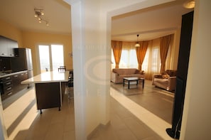 Standard Apartment, 2 Bedrooms | 1 bedroom, in-room safe, desk, iron/ironing board - First Choice Apartments (Chisinau)
