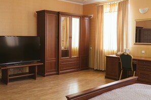 Suite, 2 chambres | Lits bébé (en supplément), Wi-Fi gratuit, draps fournis