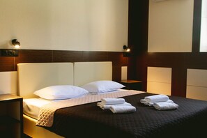 Cunas, wifi gratis y ropa de cama 