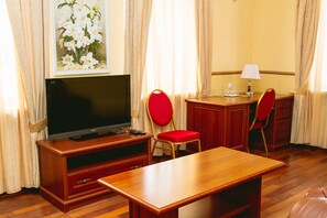 21-inch plasma TV with digital channels, TV - Korona Hotel (Chubynske)