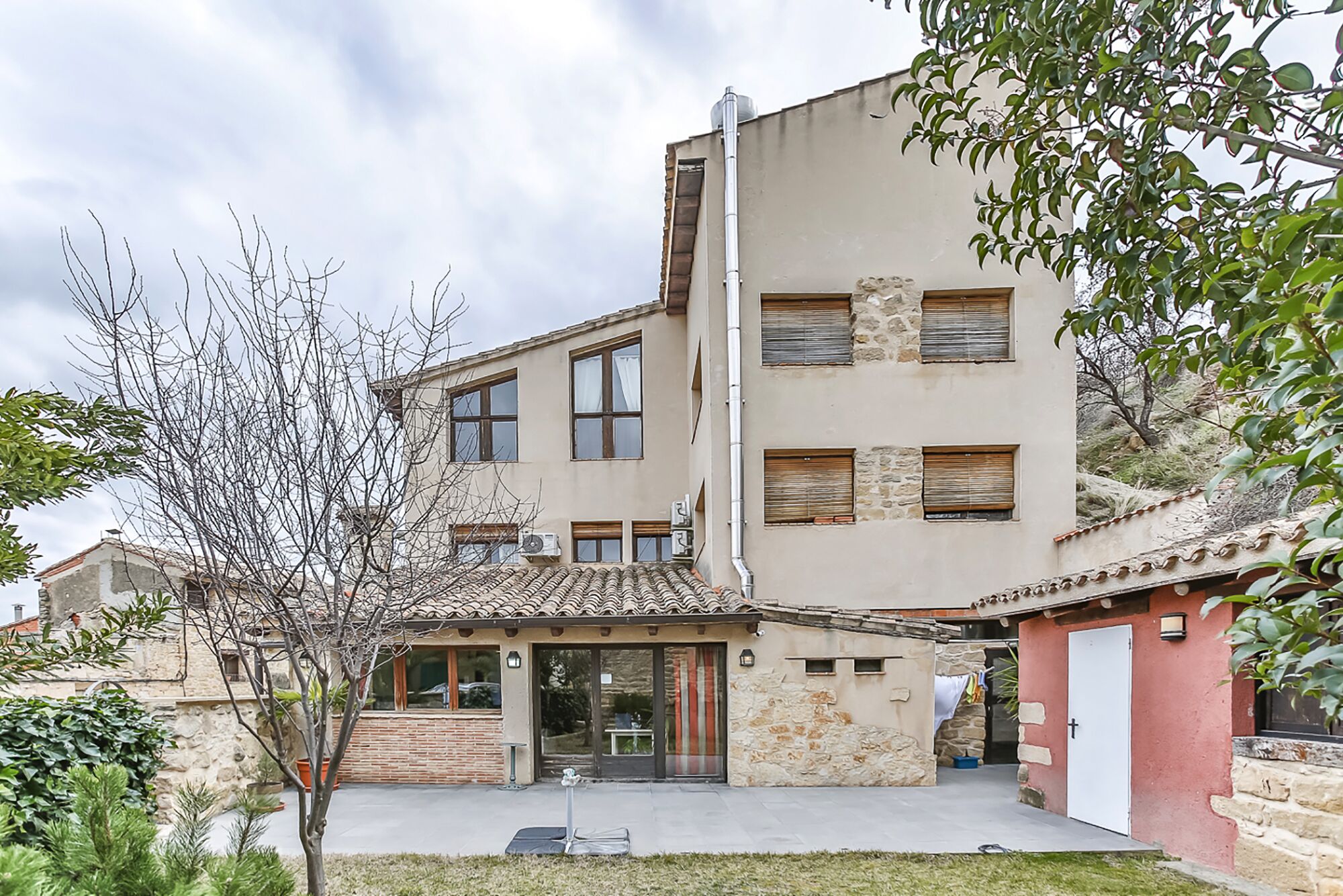 Fachada de la propiedad