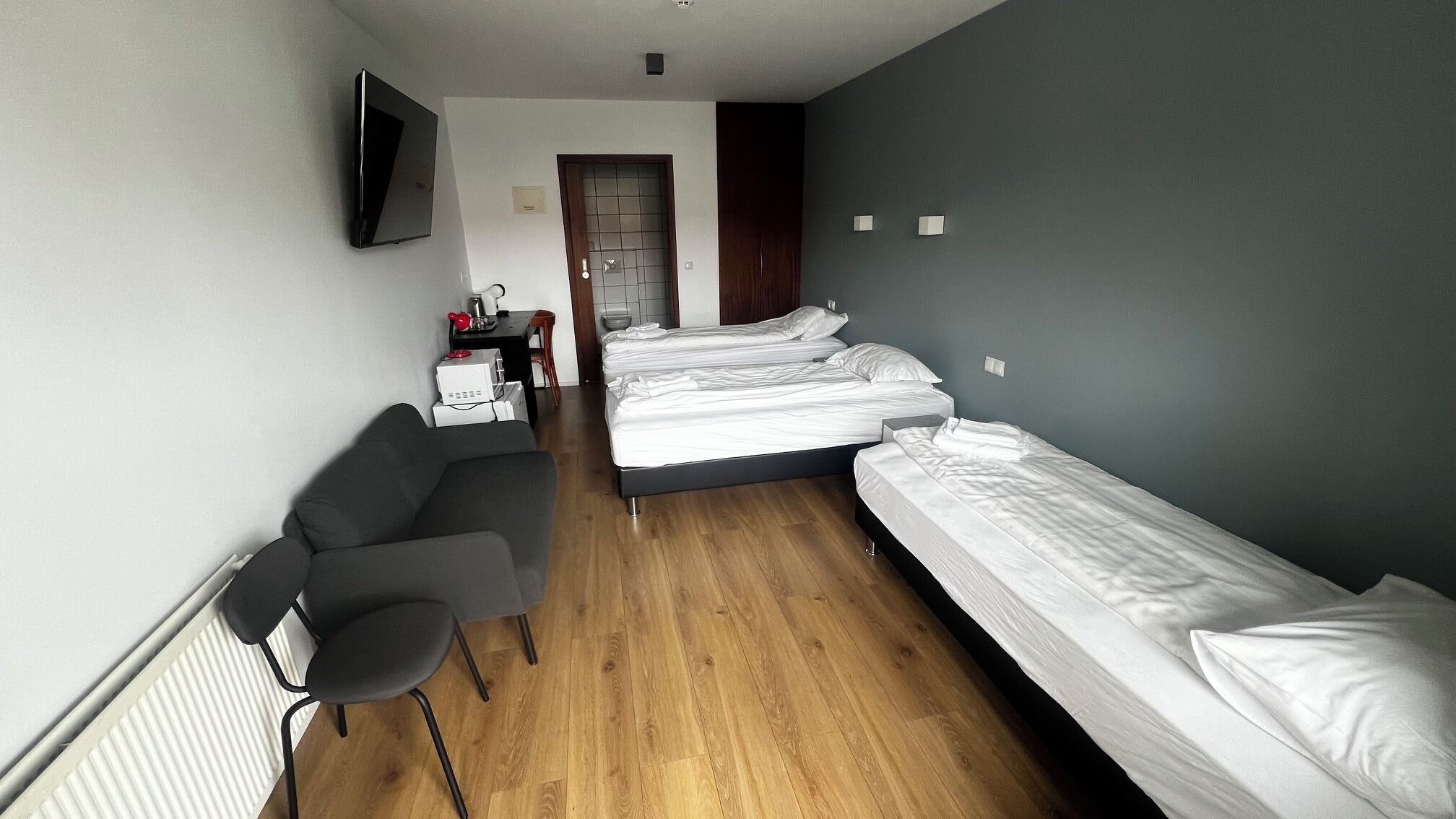 Ameublement personnalisé, bureau, lits bébé (gratuits), Wi-Fi gratuit