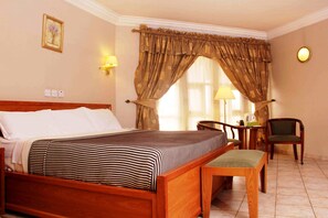 Premium bedding, down comforters, in-room safe, desk - Welcome Centre & Hotels (Lagos)