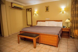 Superior Room | Premium bedding, down duvets, in-room safe, desk - Welcome Centre & Hotels (Lagos)