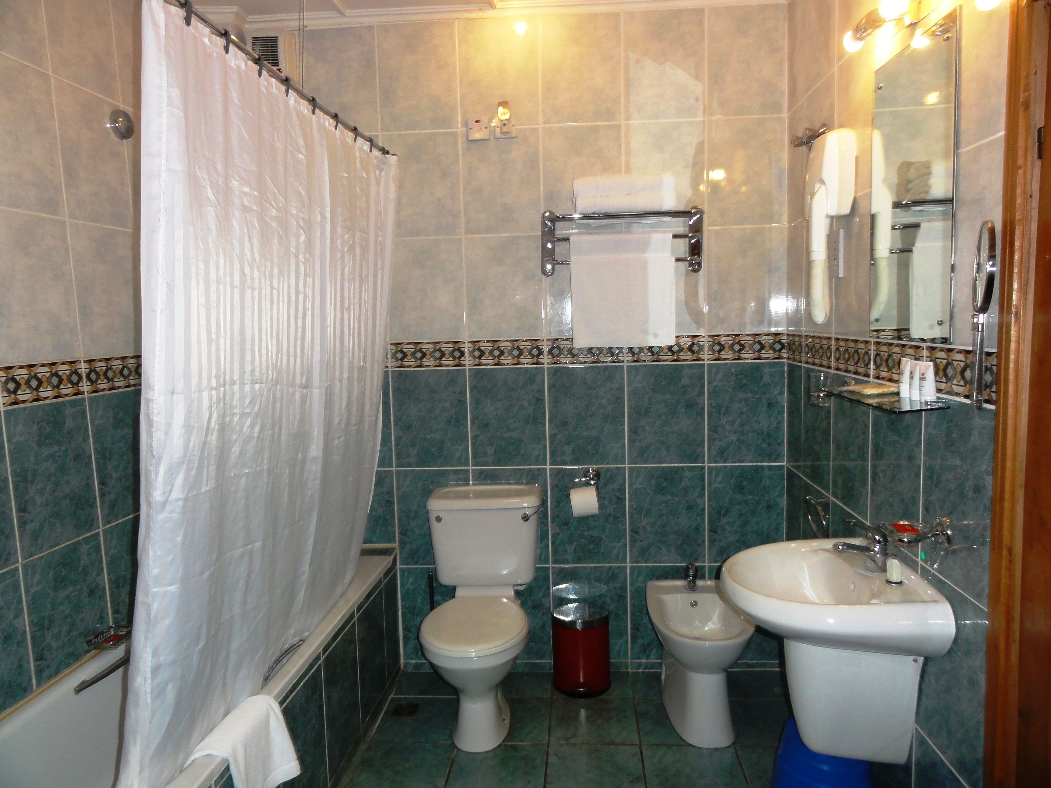 business suite | bathroom | free toiletries, hair dryer, towels