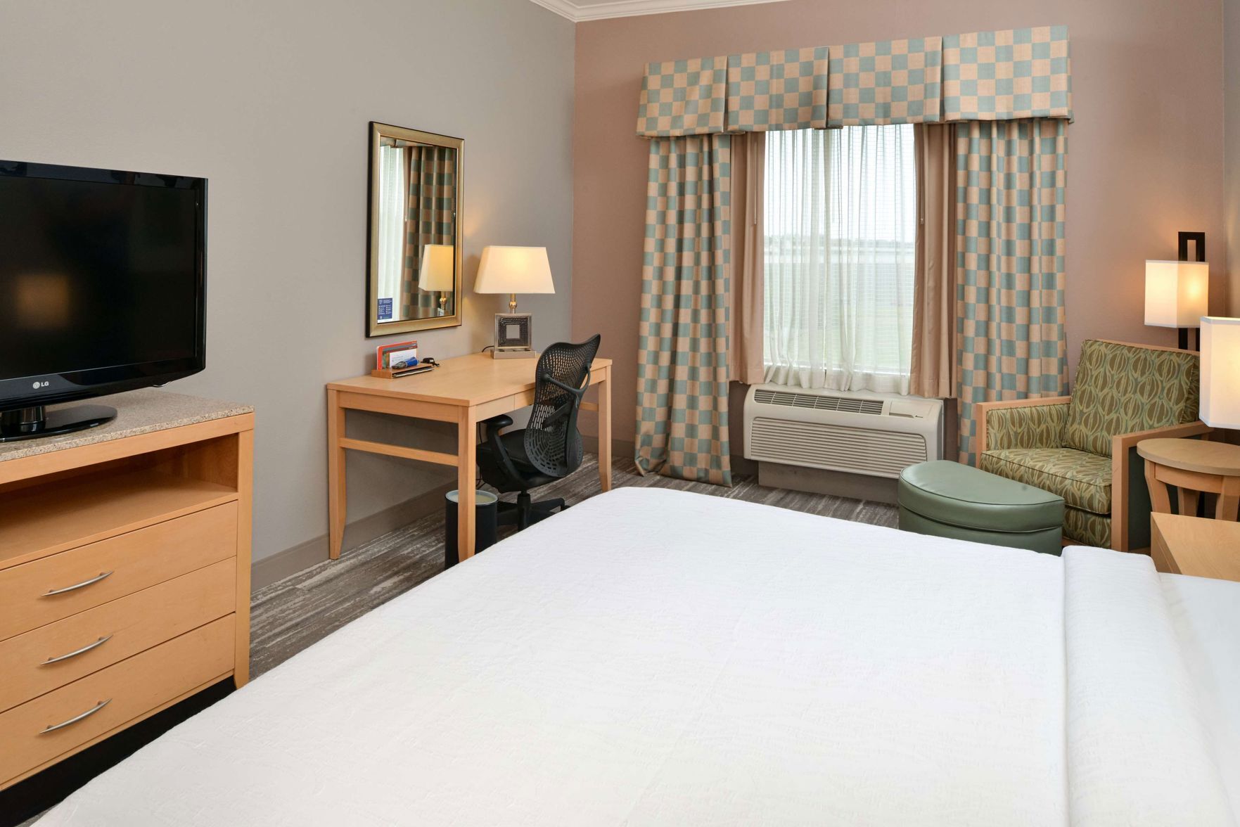 Premium bedding, pillowtop beds, in-room safe, soundproofing