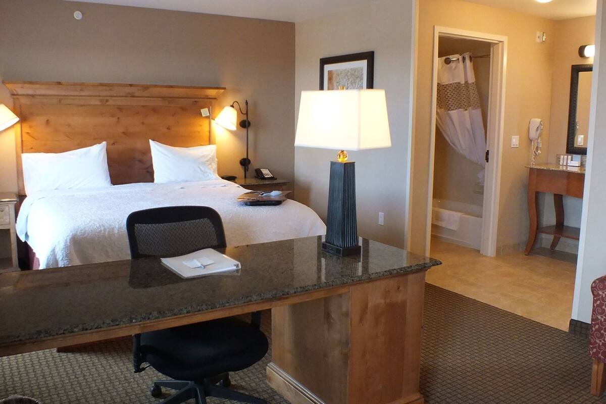 Premium bedding, down comforters, in-room safe, blackout drapes