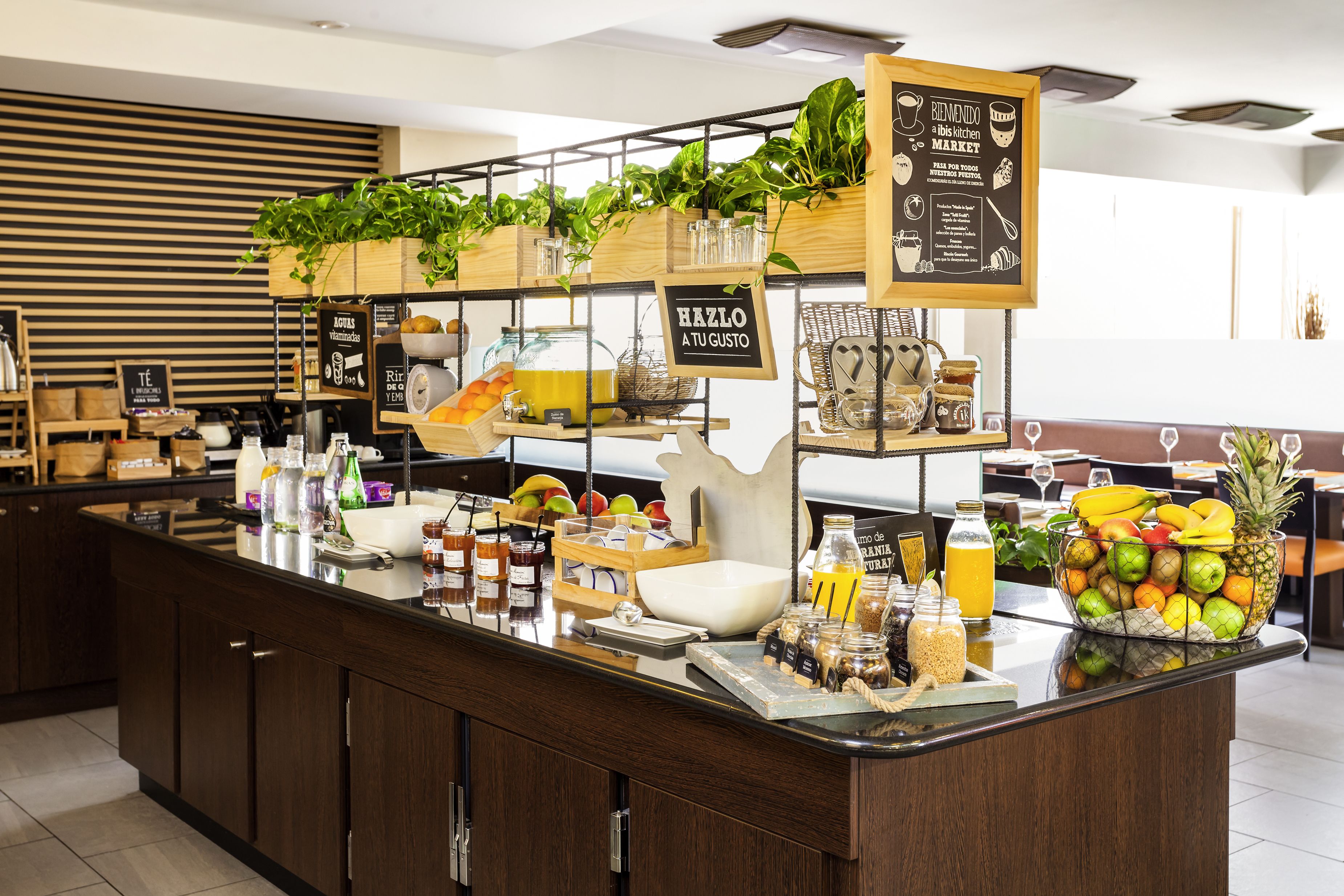 Daily buffet breakfast (EUR 11.00 per person)