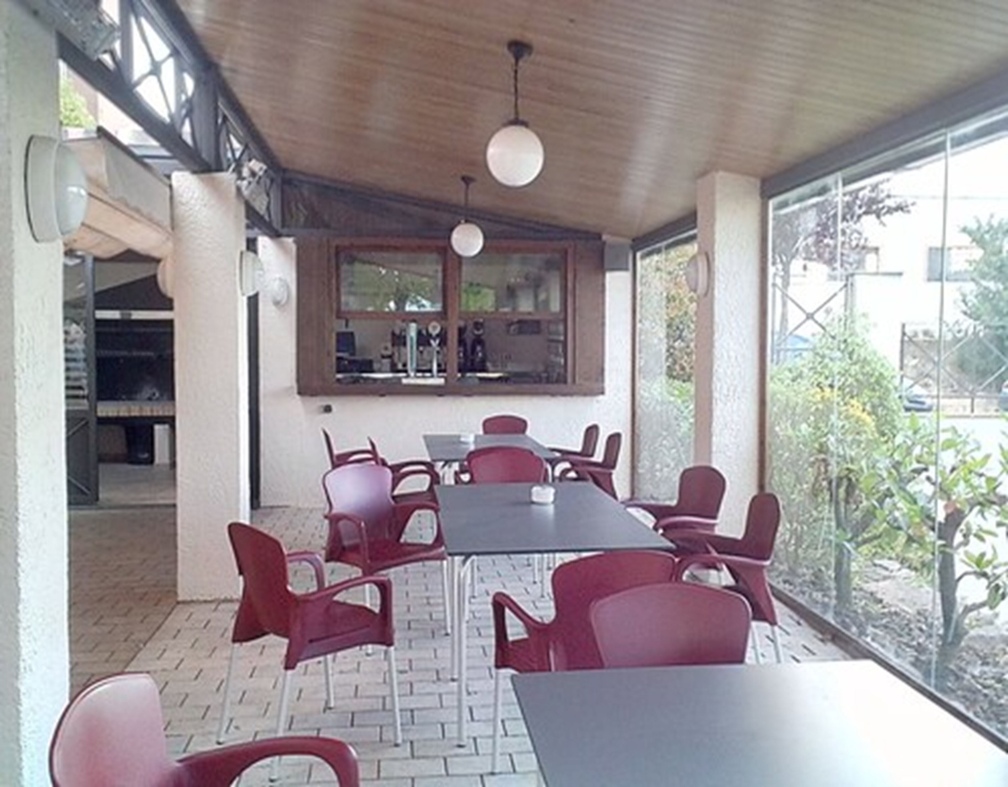 breakfast, lunch, dinner served; local cuisine