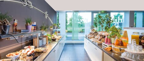 Daily buffet breakfast (EUR 16 per person)