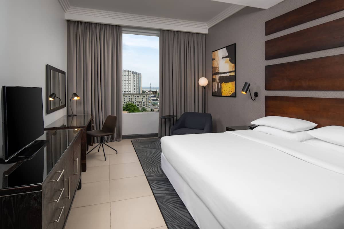 1 chambre, literie de qualité, couette en duvet
