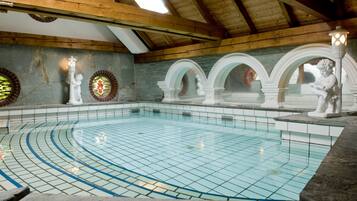 Indoor pool, pool loungers