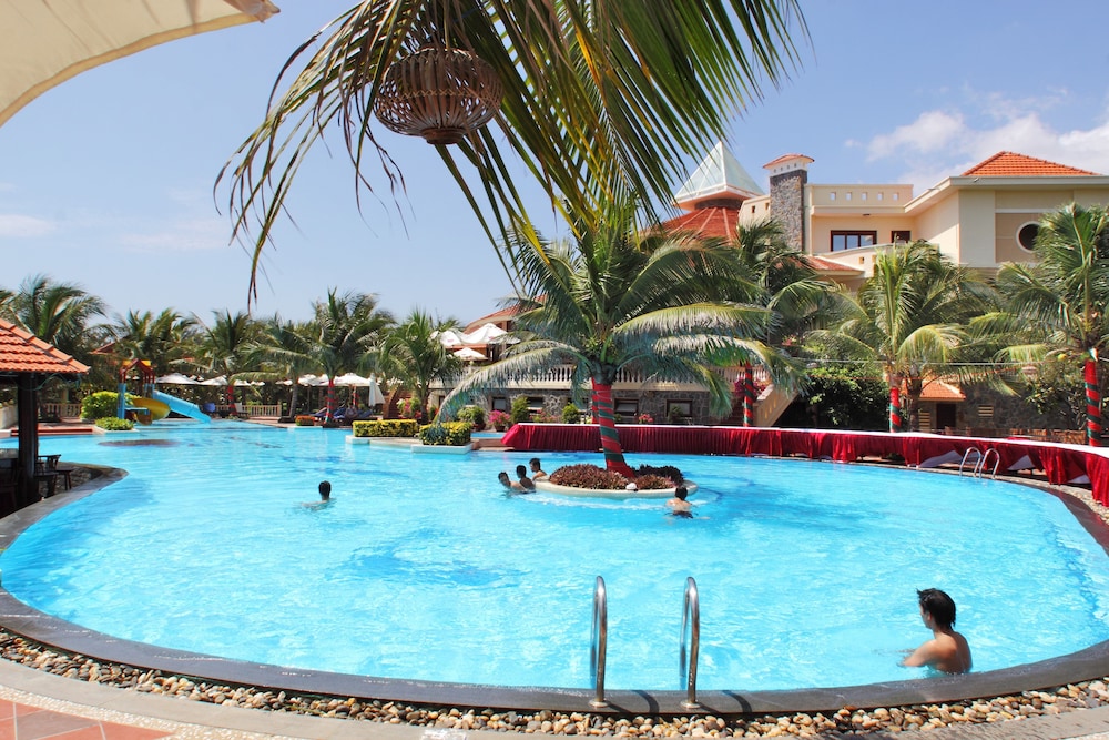 Golden Coast Resort & Spa