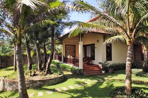 Property grounds - Golden Coast Resort and Spa (Phan Thiet)