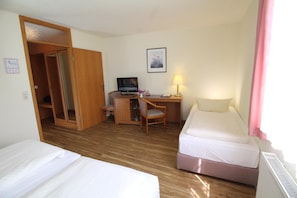 Desk, blackout curtains, soundproofing, free WiFi