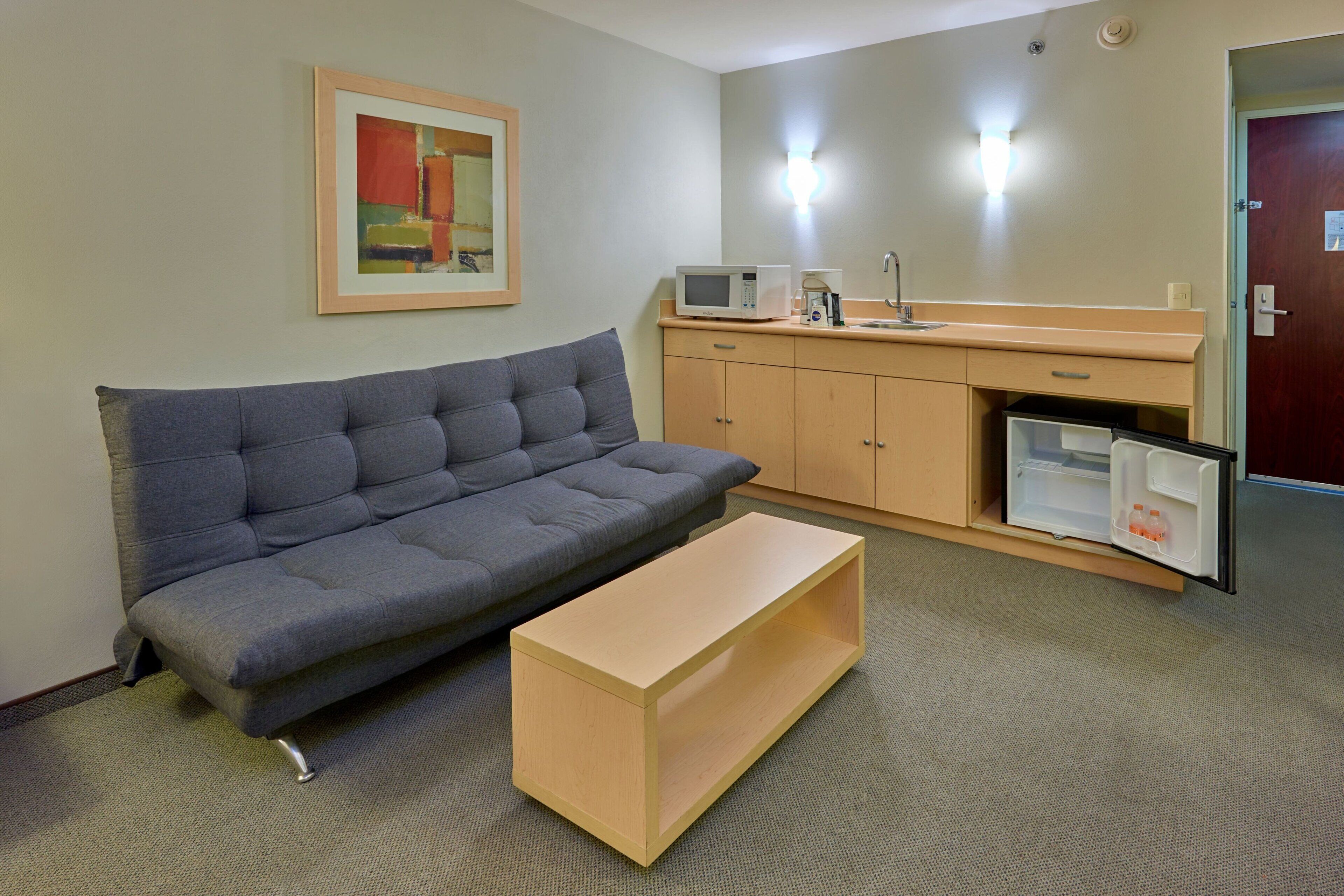 suite, 1 queen bed with sofa bed | free wifi, bed sheets, alarm clocks