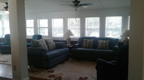 Family House, 3 Bedrooms, Marina View, Ground Floor | Living area