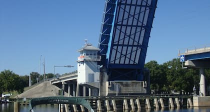 Astor Bridge Marina & Motel