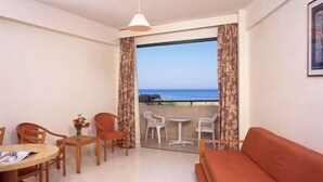 Living room - Isaac Hotel Apartments (Protaras)