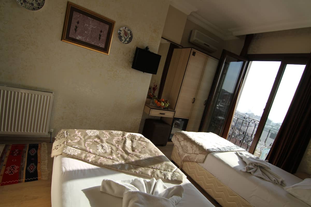 Egyptian cotton sheets, minibar, in-room safe, blackout curtains