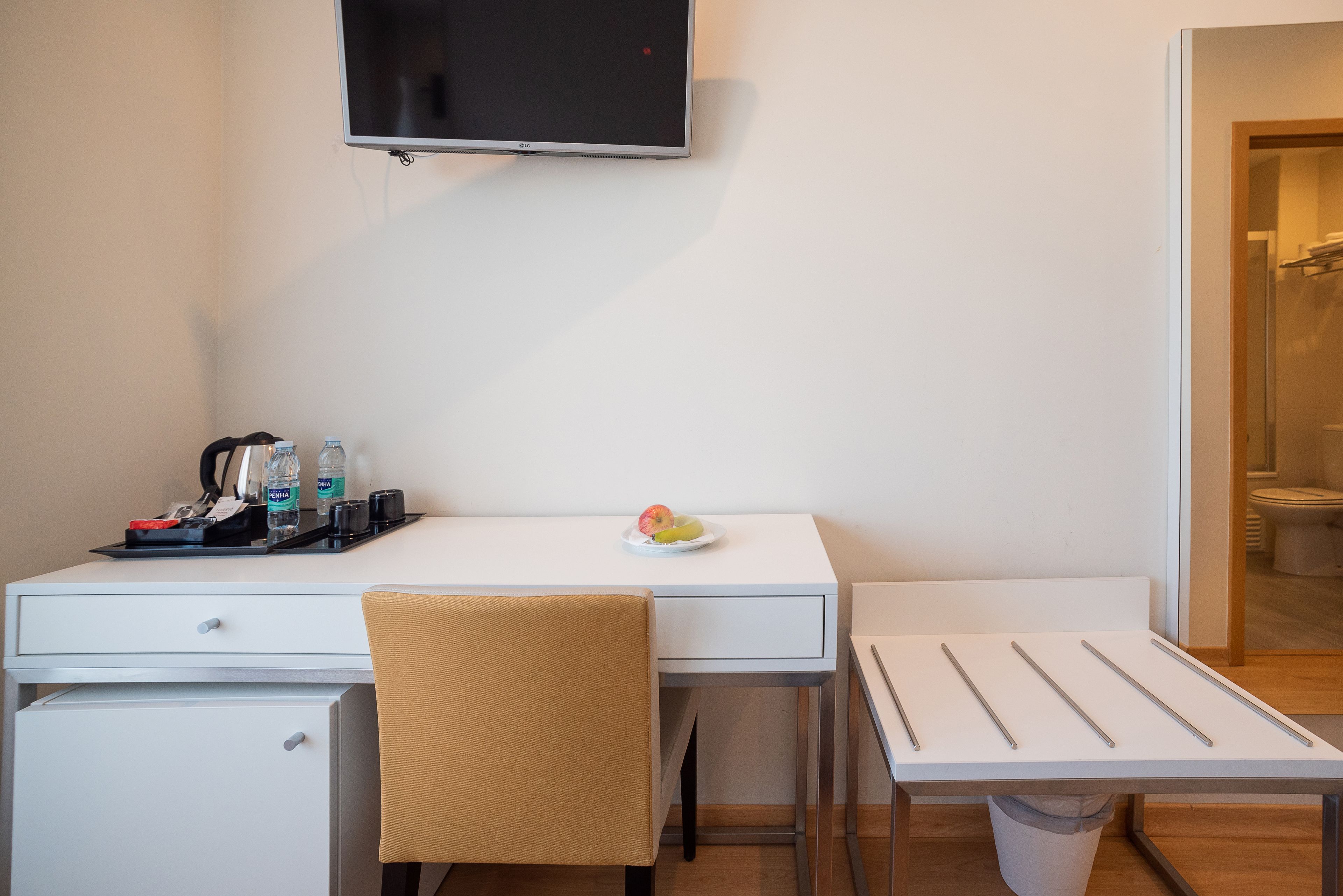 basic double room | minibar, in-room safe, soundproofing, free wifi