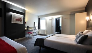 Habitación familiar | Escritorio, cortinas blackout, cunas gratuitas y wifi gratis