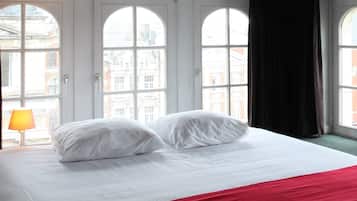 Double or Twin Room | Desk, blackout drapes, free cribs/infant beds, free WiFi
