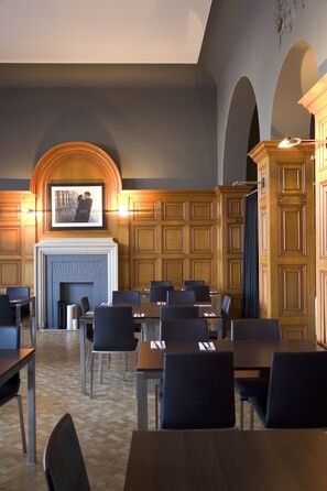 Desayuno buffet todos los días (con cargo)