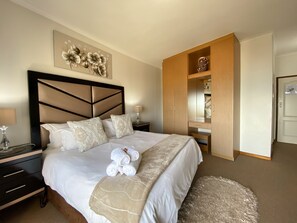 Habitación de lujo | 1 habitación y ropa de cama de alta calidad 