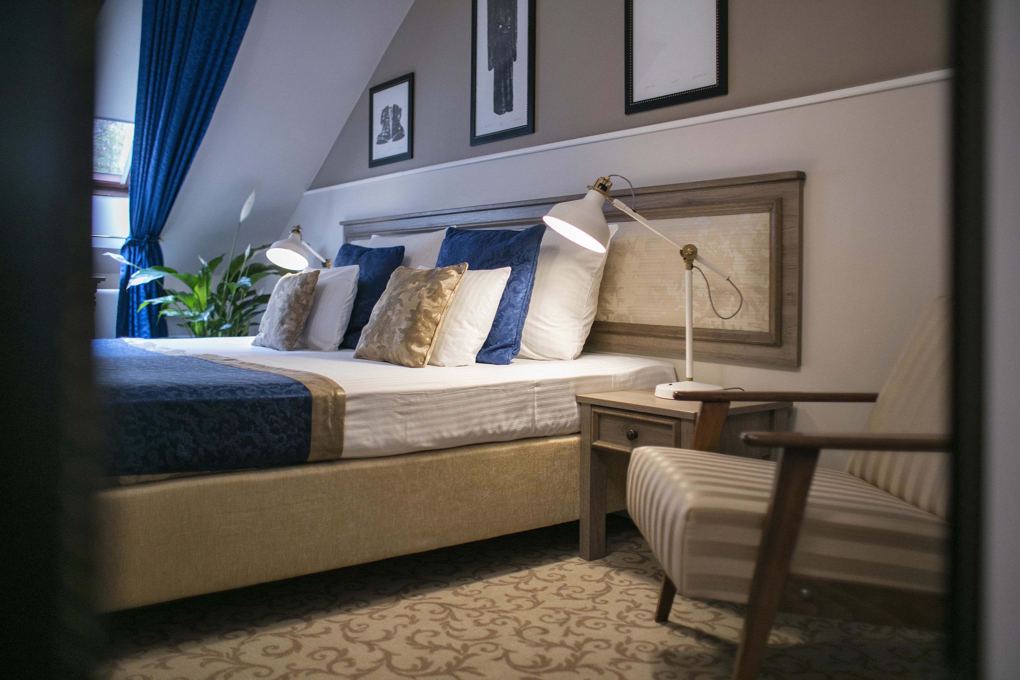 classic double or twin room | premium bedding, minibar, in-room safe, desk