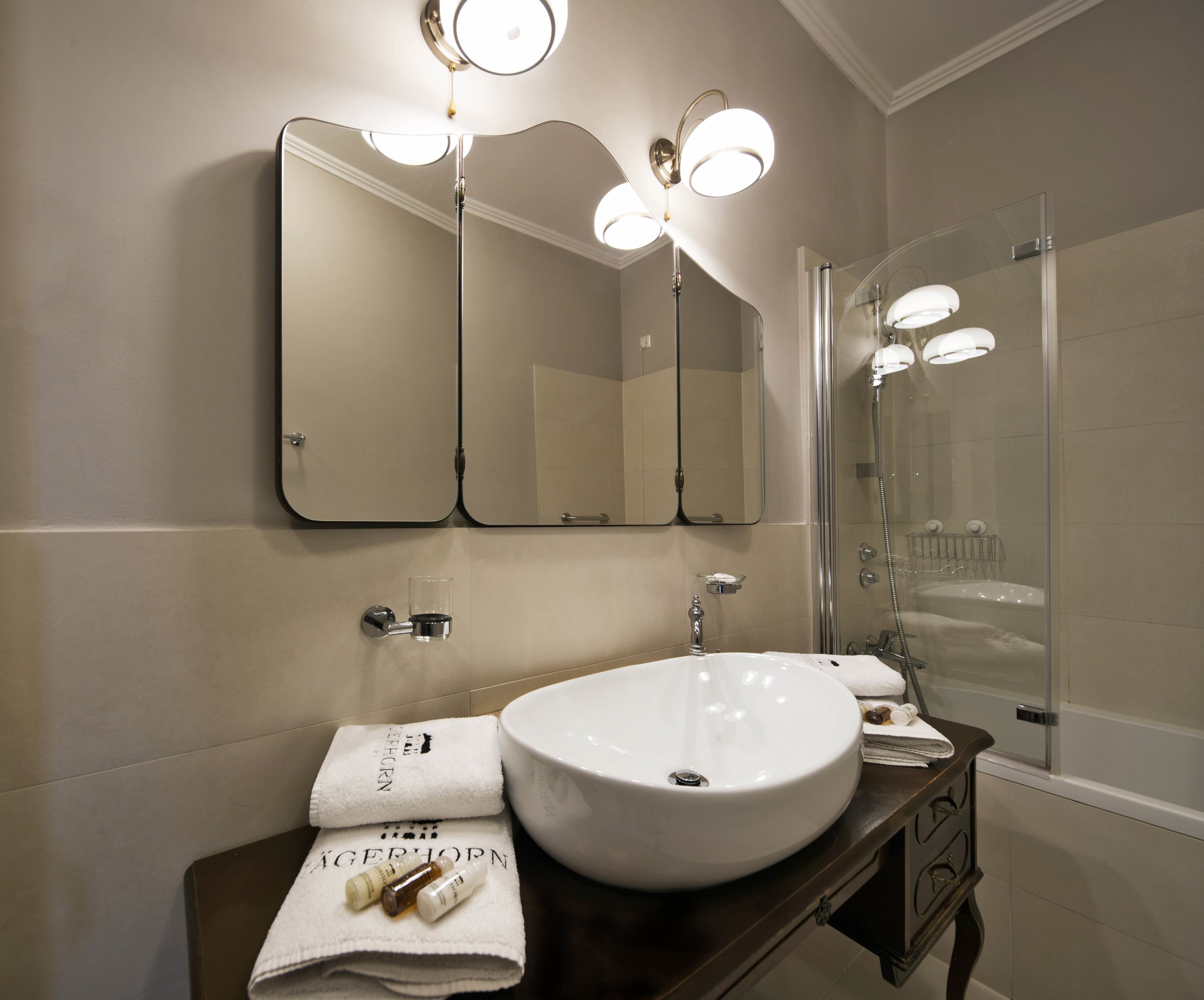 suite for 3 people | premium bedding, minibar, in-room safe, desk