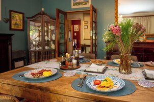Free English breakfast on weekends