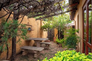 Lewis Kitchenette | Terrace/patio - Hampton House (Centurion)