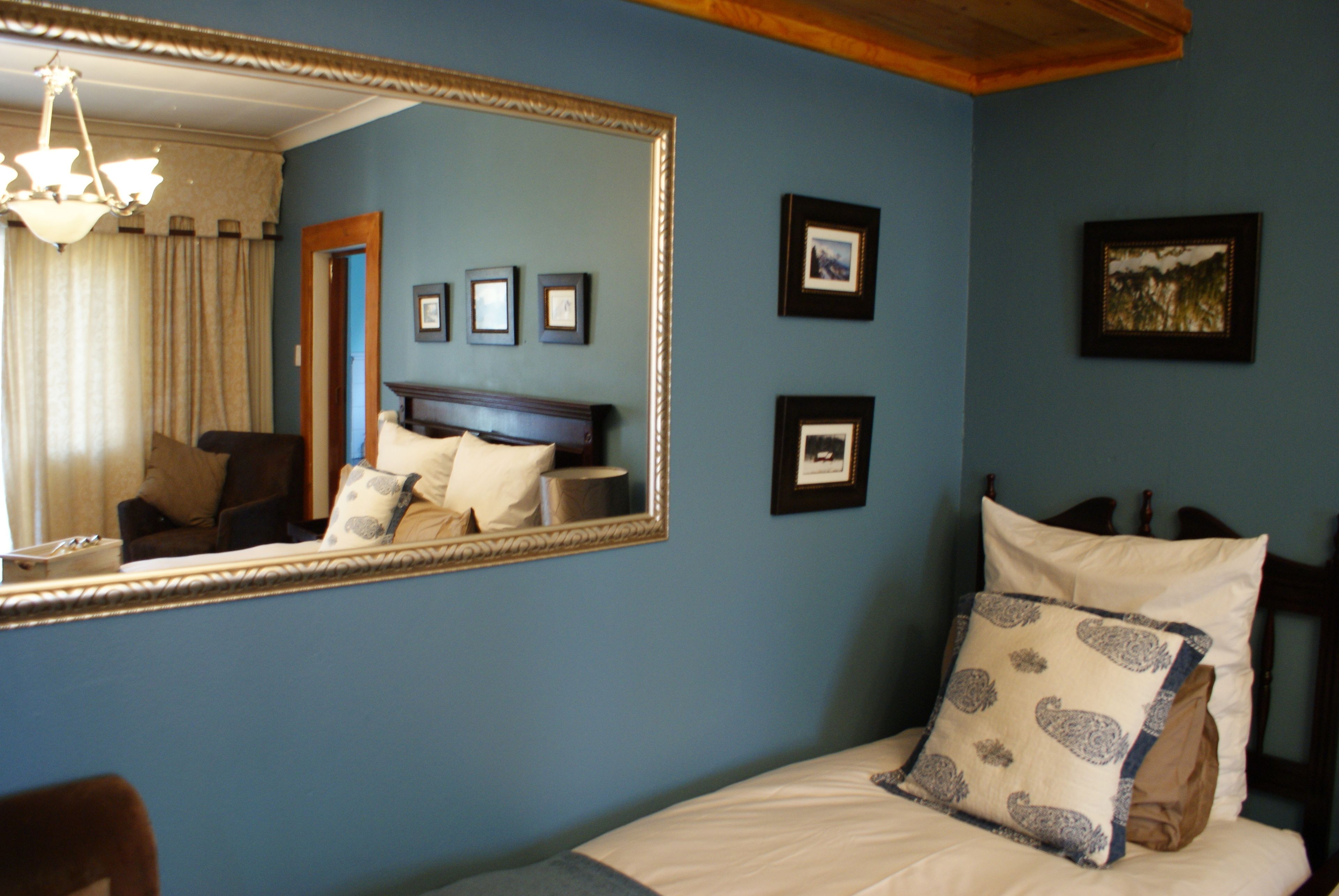 Lismore Standard Room | 高档床上用品、记忆海绵床垫、迷你吧、客房内保险箱