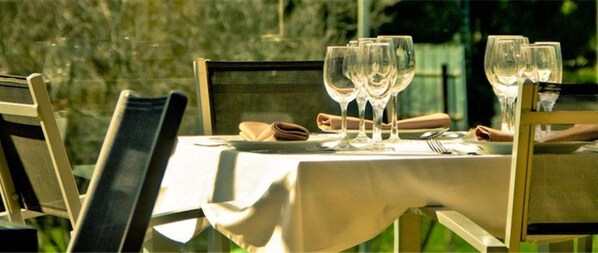 Lunch, dinner served; Mediterranean cuisine, alfresco dining  - Vila de Muro (Muro del Alcoy)