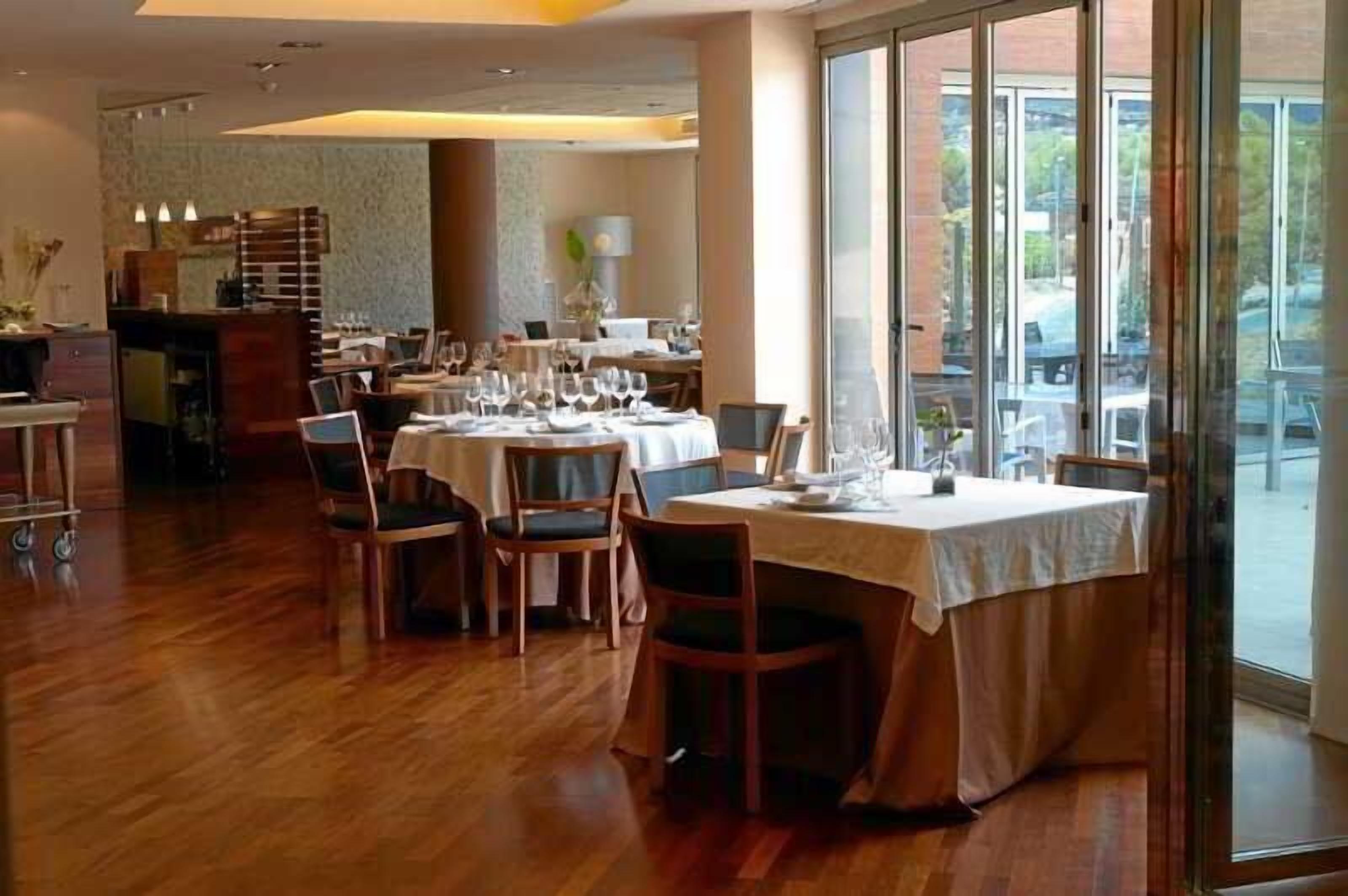 Lunch, dinner served; Mediterranean cuisine, alfresco dining 