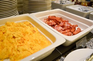 Daily buffet breakfast (EUR 13 per person)