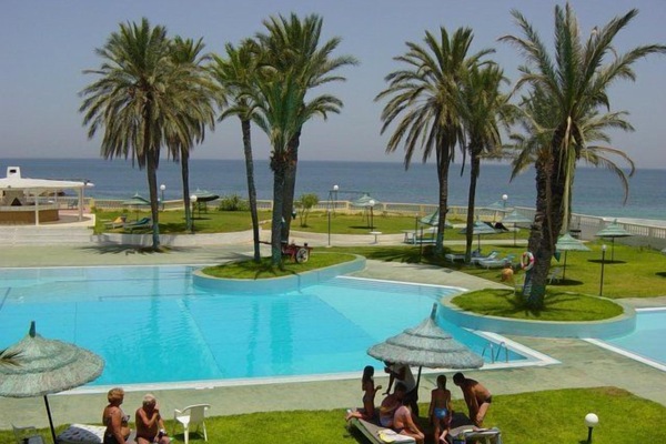 Seasonal outdoor pool, open 9 AM to 6 PM, pool umbrellas, sun loungers